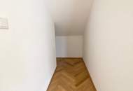 ++ NEU ++ TOLLE MAISONETTE - VIER Zimmer mit TERRASSE - Altbau