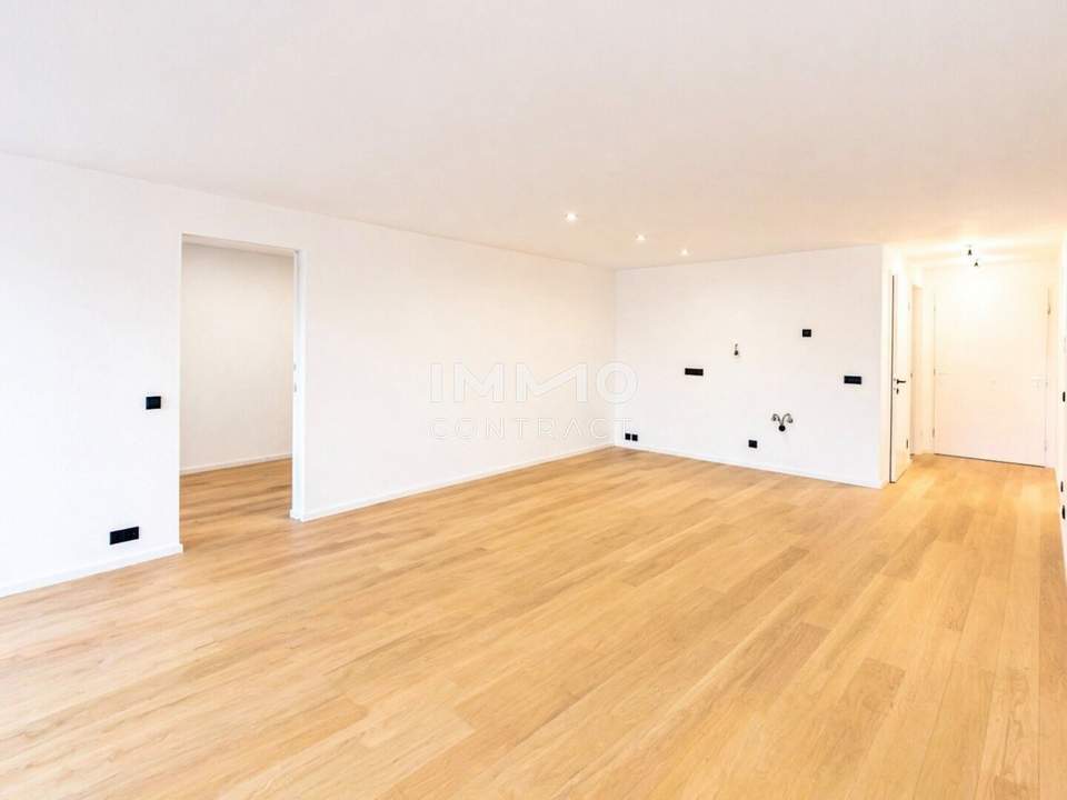 4-Room Designer Residence: Directly at the main train station - Commission-free