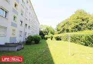 Großzügige 4-Zimmer-Wohnung mit Loggia und Stellplatz – Potenzial zur Sanierung vorhanden