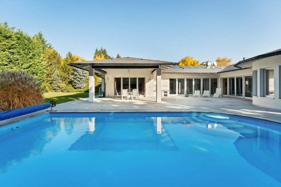 EXTRAVAGANTER BUNGALOW im VILLENVIERTEL! Loftfeeling mit uneinsehbarem Garten, Pool und Wellnessbereich, Haus-kauf, 1.990.000,€, 2721 Wiener Neustadt(Land)