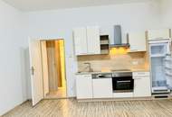 Kleine Altbauwohnung, frisch ausgemalt, neuwertige Küche, ruhig im Hinterhof gelegen, mit guter Raumaufteilung.