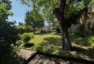 Traumhaftes Mehrfamilienhaus-Ensemble: 3 Wohneinheiten, XL-Garten, 2 Garagen!