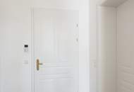 SEHR GERÄUMIGE 2 ZIMMER ALTBAUWOHNUNG II PRESTIGE UND ELEGANZ II WOHNEN IM DENKMALGESCHÜTZEN MÖDLINGER STADTJUWEL II FUSSGÄNGERZONE