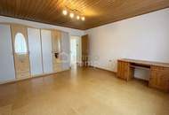 Großzügiges Ein- oder Zweifamilienhaus mit sonniger Dachterrasse