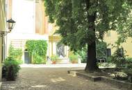 GROßZÜGIGE 3 -ZIMMER-MANSARDENWOHNUNG IM STADTPALAIS