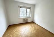 Gemütliche 3-Zimmer-Wohnung mit Loggia in 1220 Wien – Ihr Renovierungsprojekt!