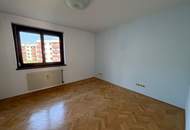 Attraktive 2-Zimmer-Wohnung mit Balkon und Tiefgaragenplatz in ruhiger Wohnlage in Fürstenfeld !