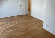 Moderne 2-Zimmer-Dachgeschosswohnung mit Komplettküche, Balkon und Kellerabteil / ALF52 3-15