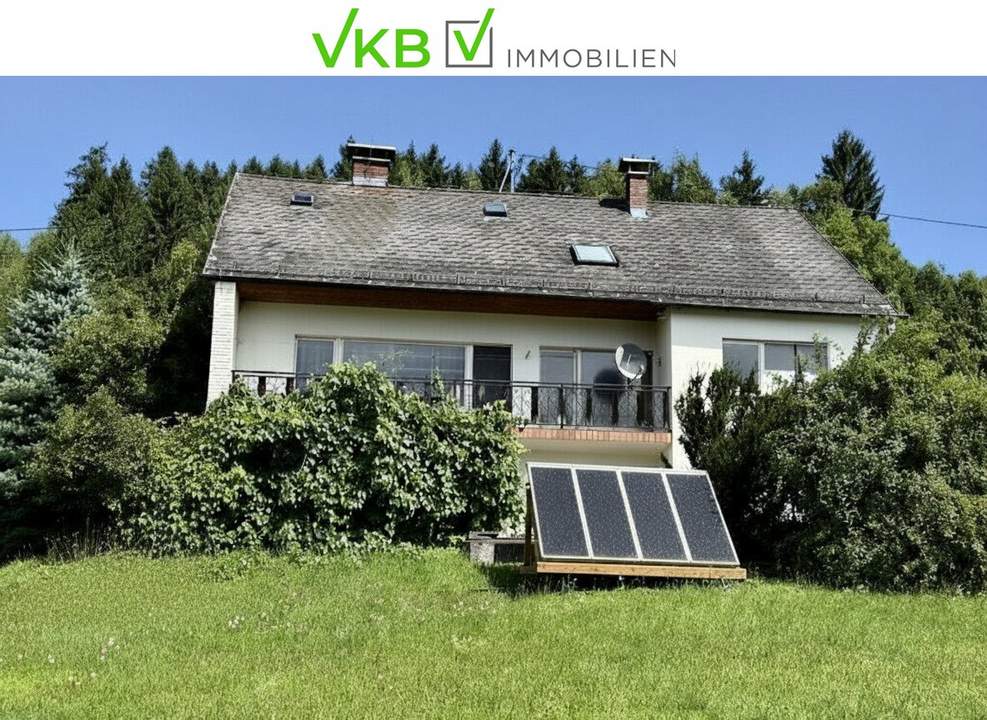 SCHLÜßLBERG | STRAßFELD: Idyllisches Zweifamilienhaus mit großzügigem, sonnigem Garten und beeindruckendem Fernblick!