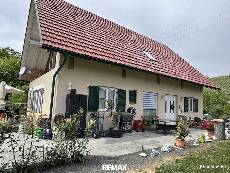 Modernes Haus in den Weinbergen - Wohnen mit Stil und Weitblick
