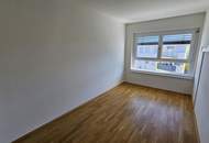 AKTION! 2 MONATE MIETFREI! GROSSE 2 ZIMMERWOHNUNG MIT LOGGIA!