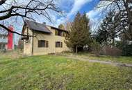 Attraktives Baugrundstück mit sanierungsbedürftigem Haus – Perfekt für Bauträger