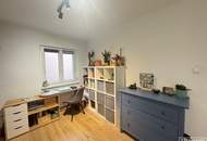 Stilvoll saniert &amp; lichtdurchflutet – 3-Zimmer-Dachgeschosswohnung in Bestlage Mauer | ZELLMANN IMMOBILIEN