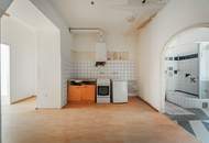 Charmante Altbauwohnung mit zwei Zimmern in sanierungsbedürftigem Zustand-in lebendiger Umgebung