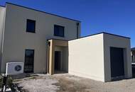 "Neu errichtete moderne Doppelhaushälfte"