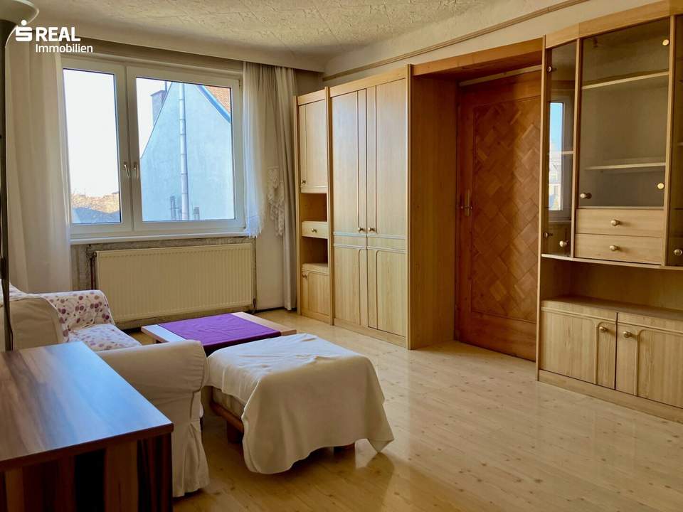 GELEGENHEIT! - 2 ZIMMER Wohnung in RUHIGER Wohngegend - renovierungsbedürftig