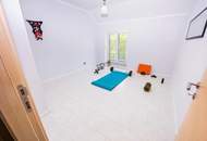 * Hochwertig - Modern - Großzügig * 4-Zimmer-Wohnung mit Dachterrasse und Balkon in ruhiger Lage