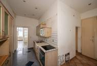 **Hannovermarkt** Renovation Opportunity: 3-Room Period Apartment with Approved Balcony – Airbnb Suitable