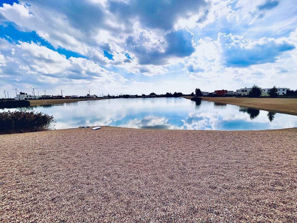 Leistbares Eigentums-Grundstück am See! Vom Traum zur Realität! Urlaubsflair das ganze Jahr! Doppelhausparzelle mit Planung + Baubewilligung.