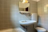 Geräumiges Ein- bzw. Zweifamilienhaus mit Wirtschaftsgebäude