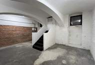 UNBEFRISTET - Lager mit 2 Räumen und WC im Kellergeschoss eines Altbauhauses, elektrifiziert, ungeheizt