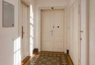 Liebevoll sanierte 38 m² Altbauwohnung mit Blick in begrünten Innenhof