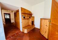 Schönes Einfamilienhaus mit großzügigem Grundstück und Nebengebäude