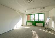Große Bürofläche mit flexibler Raumaufteilung - PKW-Stellplätze möglich