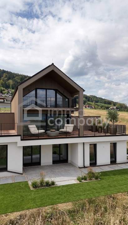 Reiheneckhaus mit Panorama, See- &amp; Bergblick in Nußdorf am Attersee