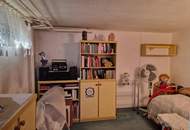 LIEBEVOLLER, KLEINER BUNGALOW IDEAL FÜR 2-3 PERSONEN MIT HERRLICHEM GARTEN SAMT ALTBAUMBESTAND IN BESTER ZENTRUMSNAHER WOHNLAGE