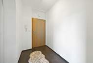 PERFEKT RENOVIERTE WOHNUNG MIT LOGGIA IM ZENTRUM VON HOLLABRUNN!