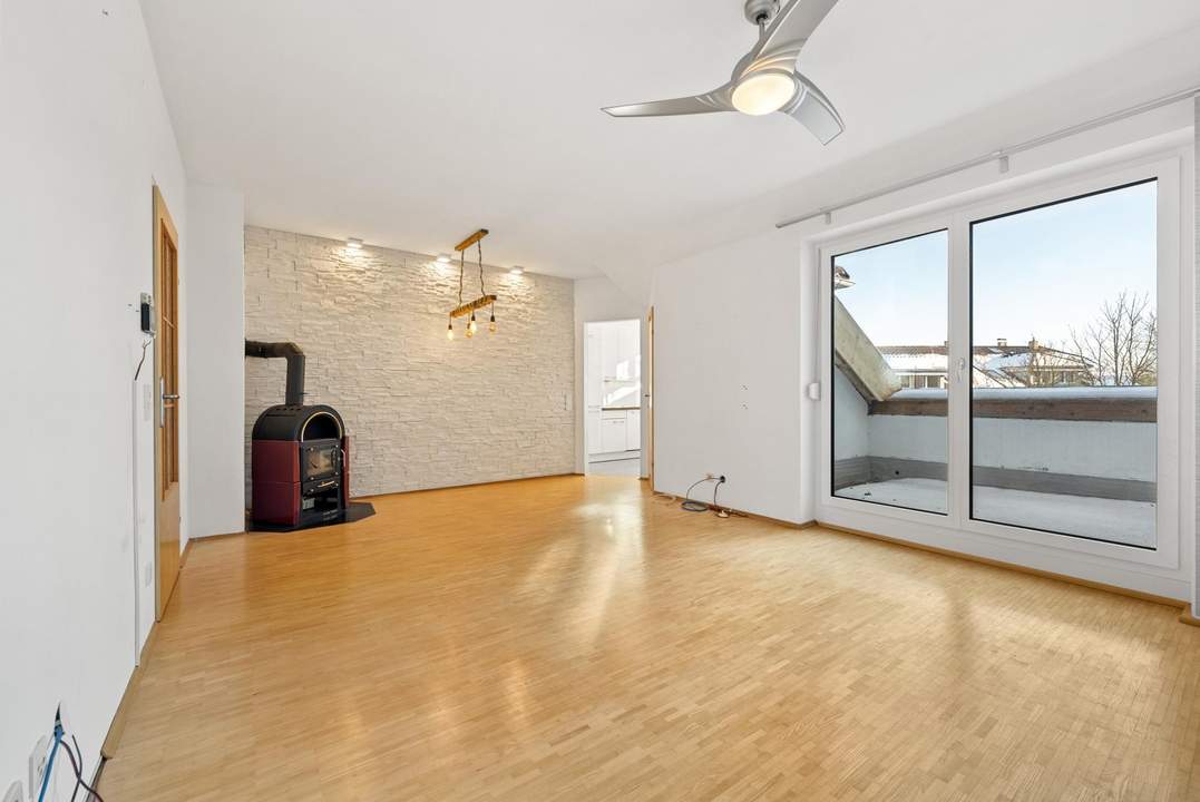 Dachterrassenwohnung mit 3 Zimmer und Carport