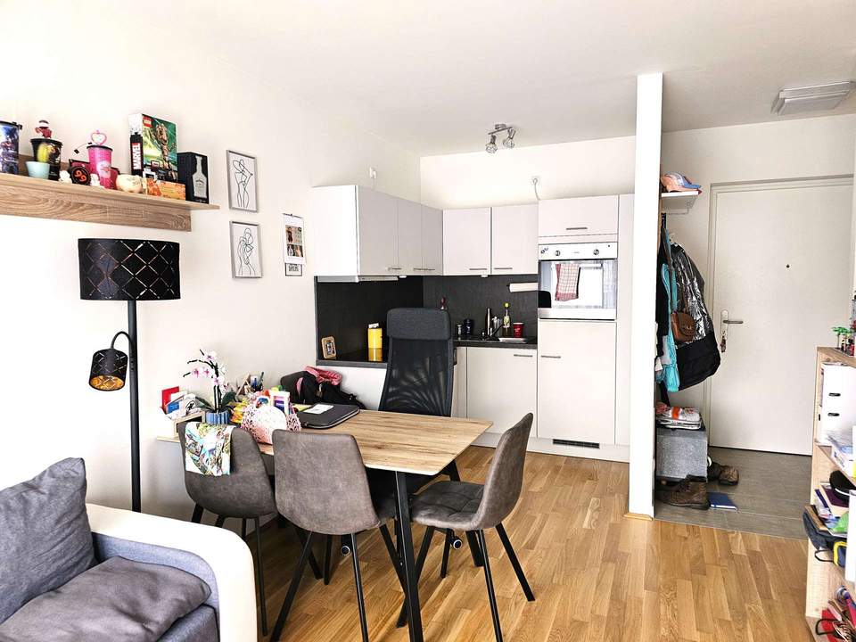 Kuschelwohnung (Fast-Erstbezug) mit großem Balkon und Tiefgarage!
