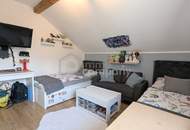 Hochwertig renovierte 4-Zimmer-Dachgeschosswohnung mit Berglick in Vandans | 88m² Wfl. | 1 Garagenstellplatz & 1 Außenstellplatz | ruhige Sackgassenlage
