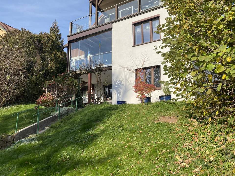 "Haus im Grünen mit Aussicht und großem Garten"