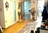 "Ein-/Zweifamilienhaus, neu renoviert, mit 2 Wohnungen (je 120m²) und Pool!"