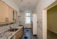 **Hannovermarkt** Renovation Opportunity: 3-Room Period Apartment with Approved Balcony – Airbnb Suitable