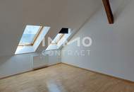 WUNDERSCHÖNE ALTBAU DG-WOHNUNG MIT VIEL FLAIR NAHE TU MIT BALKON