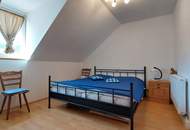 Haus mit zwei getrennten Wohneinheiten in ruhiger Lage