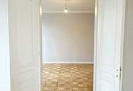 Altbau in Bestform! Wiener Klassik vom Feinsten! Frisch saniertes Altbaujuwel + Flügeltüren + Stuck + Perfekt aufgeteilte 3 Zimmer! Qualität die man sieht!