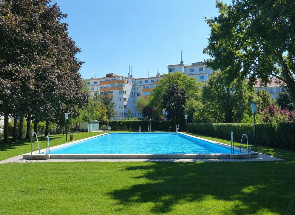 Singlewohnung (Anlage mit großem Garten mit Outdoor-Swimmingpool mit viel Flair und Fun)