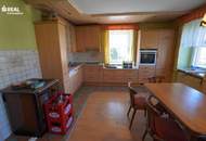 Großes Wohnhaus, großer Garten, große Maschinenhalle