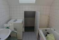 Helle 2 Zimmer DG Wohnung Altbau für Sportler