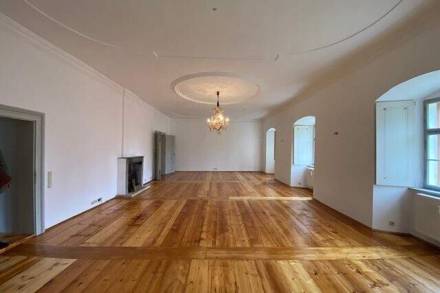 Herrschaftliches Wohnen im Schloss 142,85 m² 3,5 Zimmer, Wohnung-miete, 1.719,05,€, 2435 Bruck an der Leitha