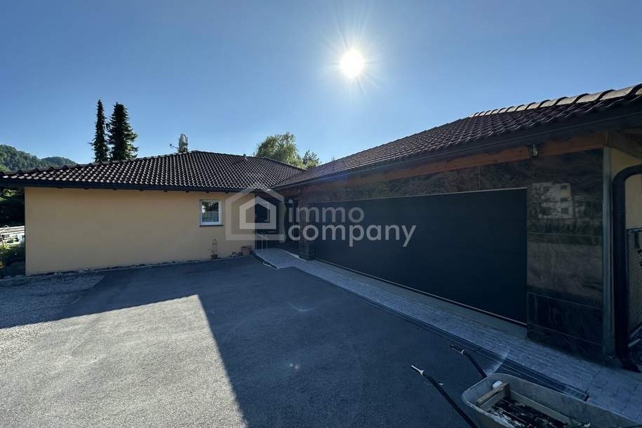 Unschlagbares Top-Angebot ! Luxuriöser Bungalow mit hochwertiger Ausstattung, Hohenems, zentrumsnah, sehr geräumige Dreier-Garage mit Fernbedienung, viel Grundstücksfläche, Gartenanlage, mit Terrasse, sehr gute Privat-Parksituation, Ruhelage, Sackgasse., Haus-kauf, 1.095.000,€, 6845 Dornbirn