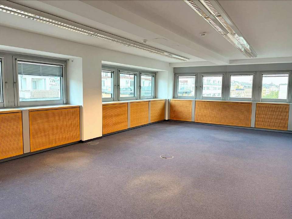Weitblick für Ihr Business: Modernes Office im 8. OG der Operngasse zu mieten