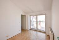 Helle 3-Zimmer-Dachgeschoß-Wohnung mit Blick auf die Votivkirche