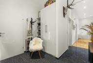 Wohnen über den Dächern von Graz mit Blick auf den Schlossberg: Exklusive Stadtwohnung mit Terrasse