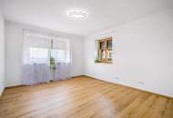 Vielseitige Liegenschaft mit zwei Wohnhäusern, Wirtschaftsgebäuden, Nutzflächen und Wald