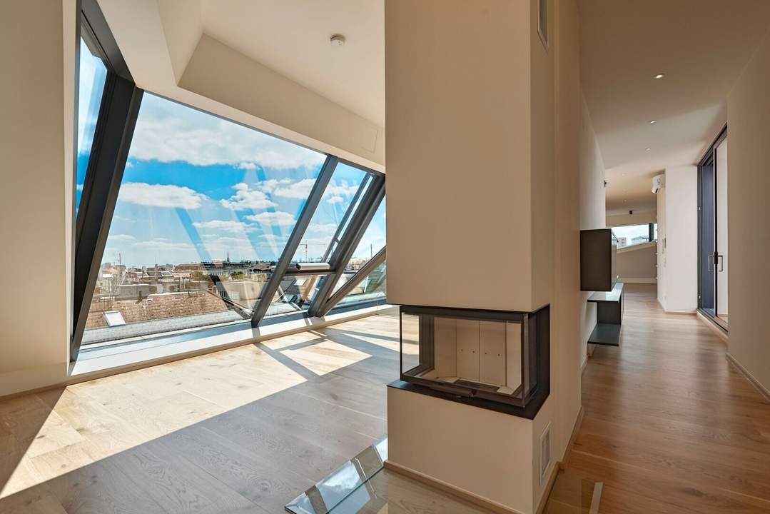 TRAUMBLICK und kuschliger KAMIN! Dachgeschoß-Maisonette mit 3 Terrassen! Garagenkauf im Haus möglich